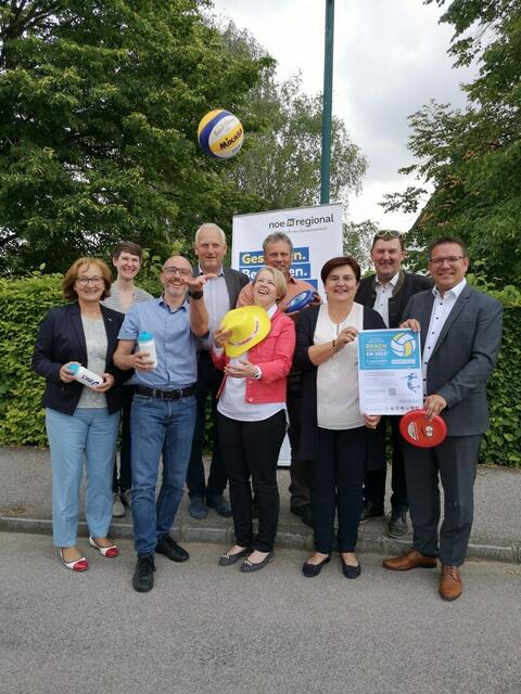 Maria Kogler, Doris Gugler, David Kalteis, Johann Weingartner, Sabine Dorner-Leyerer, Friedrich Pallinger, Michaela Hinterholzer, Johann Bachinger, Christian Haberhauer.  | Foto: Copyright: Kleinregion Ostarrichi-Mostland