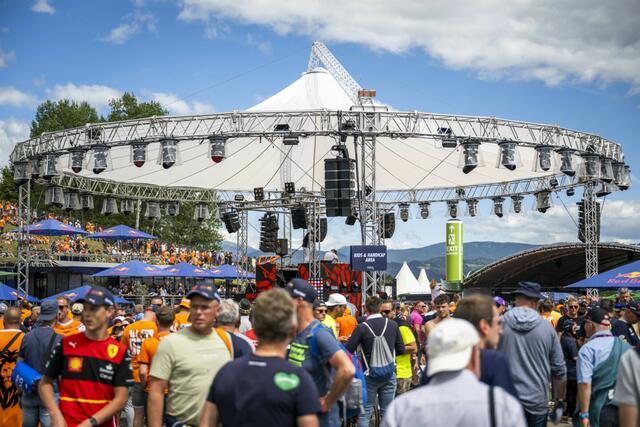 In der Fanzone gibt es ein buntes Programm. | Foto: RB Content Pool
