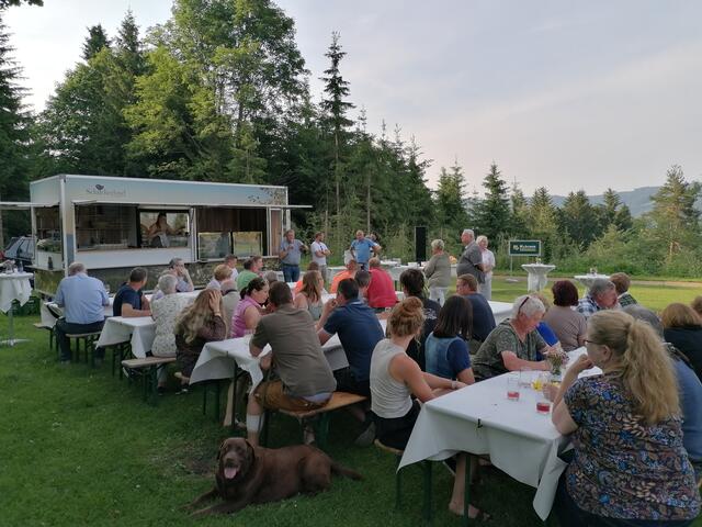 Geselliges Beisammensein nach dem Spatenstich in St. Katharina in der Wiel. | Foto: MG Wies