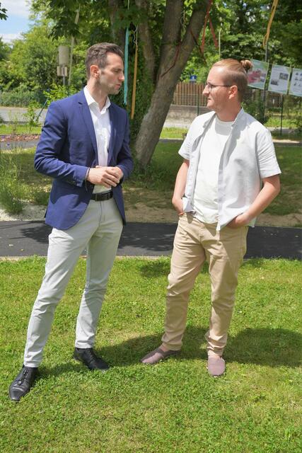 LAbg. Lukas Schnitzer und Lebenshilfe-Geschäftsführer Armin Lorenz im Gespräch. | Foto: WW