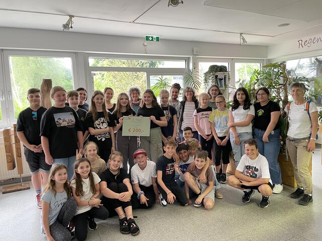 Die erste Klasse der Praxismittelschule Zams (PMS Zams) gewann den zweiten Platz der "Jungen Uni" in Innsbruck. | Foto: PMS Zams