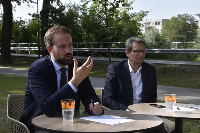 Verkehrslandesrat und Landeshauptmann-Stellvertreter Stefan Schnöll (l.), Geschäftsführer der Salzburger Verkehrsverbund GmbH Johannes Gfrerer (r.). | Foto: Thomas Fuchs