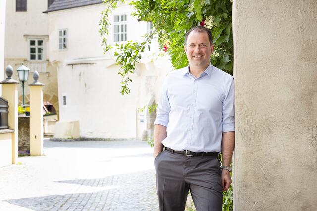 Geschäftsführer Bernhard Schröder spricht über ein breites Angebot für Touristen in der Wachau. | Foto: Donau Tourismus NÖ