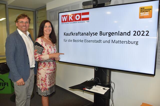 Franz Nechansky und Melanie Eckhardt präsentierten die Ergebnisse | Foto: Stefan Schneider