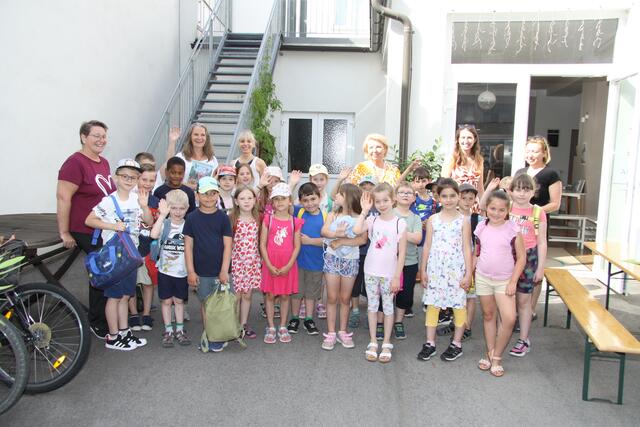 Bei einem Gesundheitsworkshop wird den ersten Klassen die Wichtigkeit gesunder Ernährung u.v.m. vermittelt. | Foto: M. Lawugger