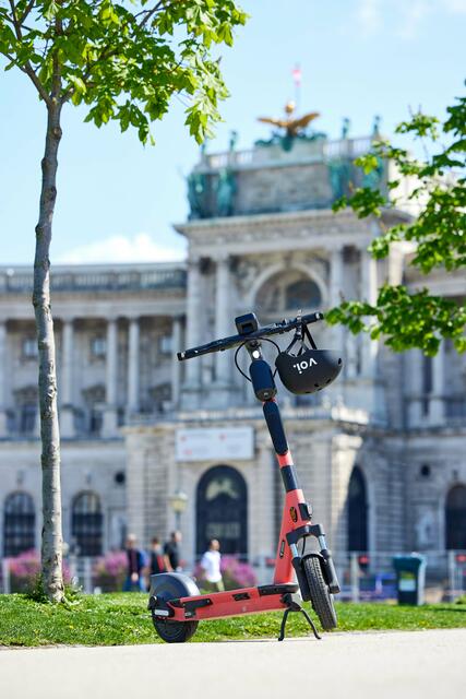 Die Stadt baut im ganzen Gebiet die E-Scooter-Stationen aus, besonders an problematischen Hotspots. | Foto: Schedl