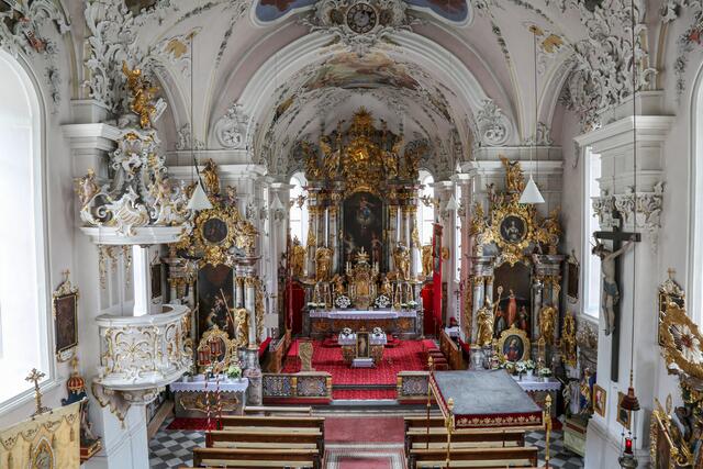 An insgesamt 13 Abenden der Konzertreihe „Ischgler Kirchenkonzerte“ präsentieren regionale sowie renommierte Künstler und Ensembles ein vielseitiges musikalisches Programm und kreieren mit klassischen und modernen Musikstücken eine einzigartige Atmosphäre. | Foto:  TVB Paznaun - Ischgl