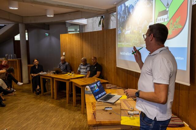 Moderiert wurde der Abend von Daniel Tschofen. | Foto: Rüdiger Kaufmann