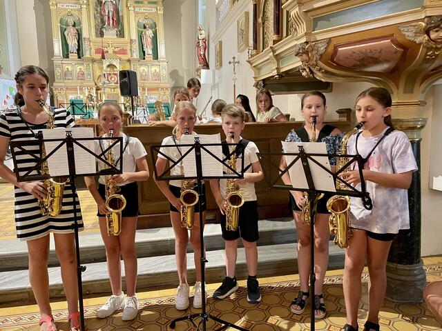 Zwei Saxophon-Ensembles sorgten beim Sommerkonzert für schwungvolle Töne.  | Foto: RegionalMedien Steiermark