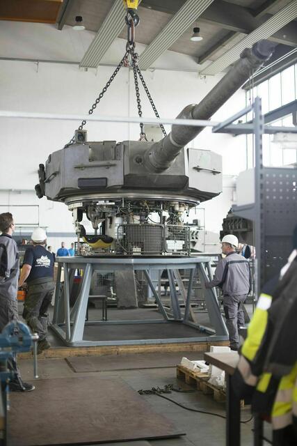 Attraktiver Umstieg: Leiner Mitarbeiterinnen und Mitarbeiter, die von einer Kündigung betroffen sind, können sich beim Österreichischen Bundesheer oder direkt in der Welser Hessenkaserne melden. | Foto: Hessenkaserne Wels