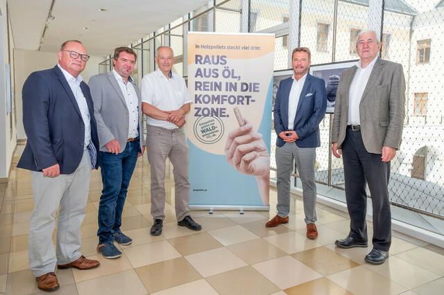 v. l.: Gerhard Schöfberger (Prokurist von Fröling), Markus Hargassner (Geschäftsführer von Hargassner), Christian Rakos (Geschäftsführer von proPellets Austria), Stefan Gubi (Geschäftsführer von Windhager) und Herbert Ortner (Geschäftsführer von ÖkoFEN). | Foto: proPellets Austria
