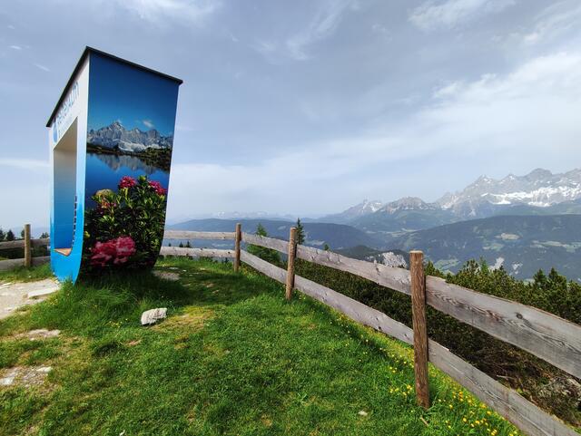 Bei der Werbung sieht man ein Bild vom Spiegelsee mit der Dachsteinspiegelung... | Foto: I.Wozonig