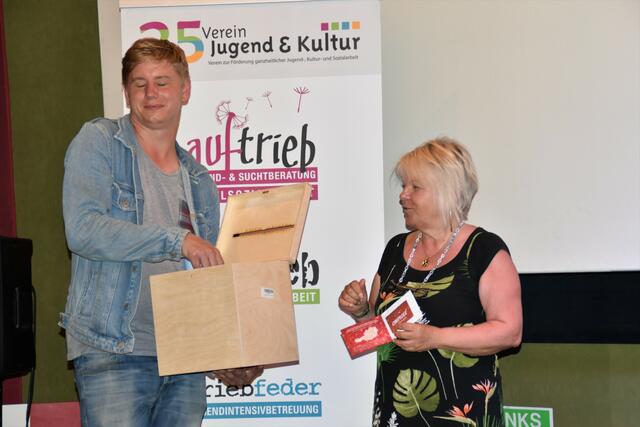 Verlosung des Quiz-Preises | Foto: Cherelle Marek