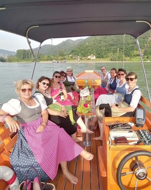 FV Dipl.Päd. Gudrun Grünwald, Julia Staflinger, Lisa Reichl-Geißler, Eva Überraker, Katharina Winkler-Weber, rechts vorne: Ruth Kistenich, MAS Dipl.Päd. Caroline Krug, Sigrun Geppert, Doris Scheibenpflug | Foto: privat