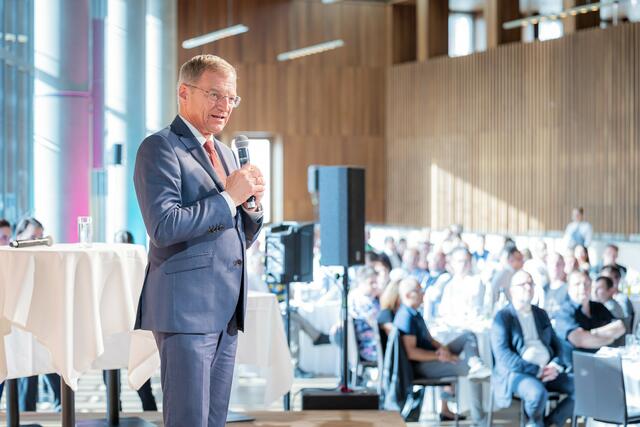 Thomas Stelzer bei der „Gala des Miteinanders“. | Foto: Land OÖ/Antonio Bayer
