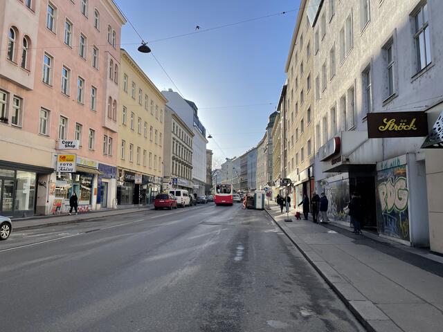 Die Bauarbeiten auf der Reinprechtsdorfer Straße sorgen für einige Straßensperren und Umleitungen. | Foto: Miriam Al Kafur