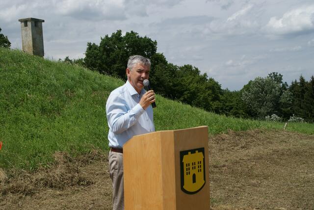 Landtagsabgeordneter Walter Temmel gratulierte der Gemeinde zu ihrer Entscheidung.