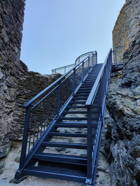 Der Skywalk ist die Attraktion auf der Burgruine Liebenfels.  | Foto: Region Mittelkärnten