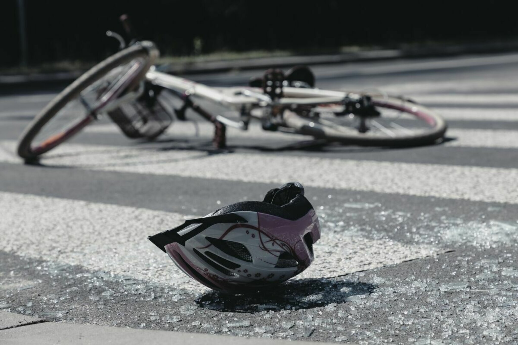 Zusammensto-Pkw-Lenker-kollidiert-mit-Radrennfahrer