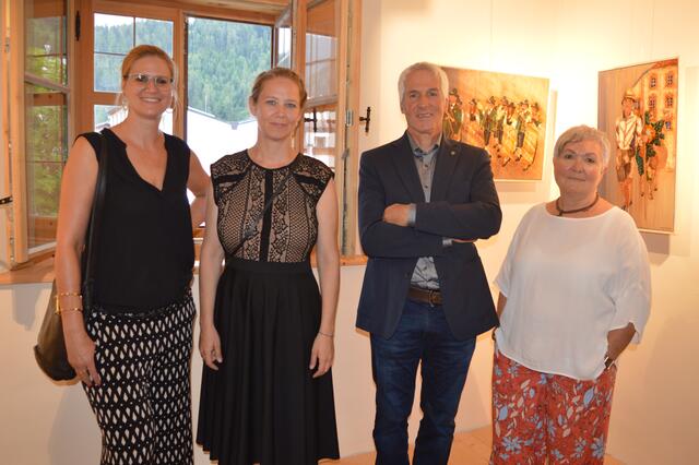 Stellen gemeinsam in Prutz aus: Eli Krismer, Anja Krismer, Christoph File &amp; Carla Agerer (v.li.). | Foto: Siegele