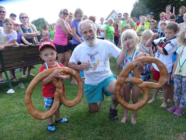 Alt und Jung gemeinsam im Bewerb...