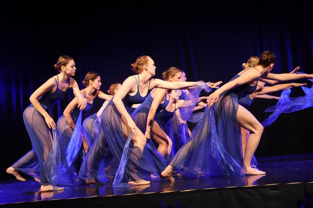 Die getanzte Darstellung der Tränen von Alice wurden zur Sternstunde in der Gratweiner Mehrzweckhalle. | Foto: Edith Ertl