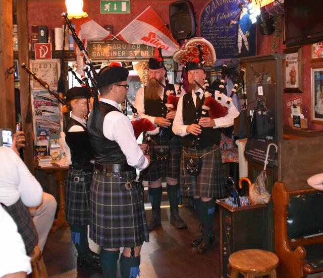 Die "Black Smith Pipers" im Mary's Coffeepub | Foto: Cherelle Marek