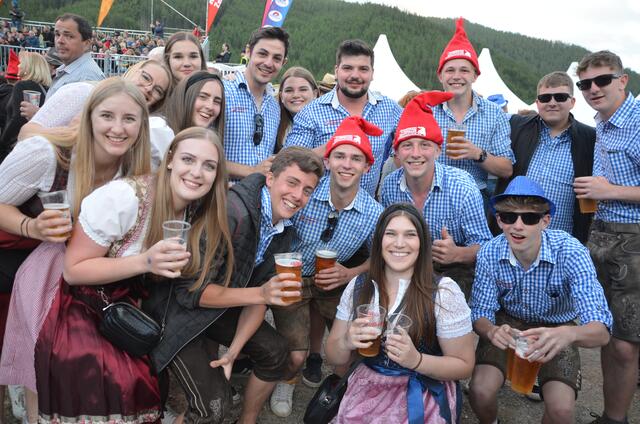 Millstätter Fans bei "Wenn die Musi spielt..."