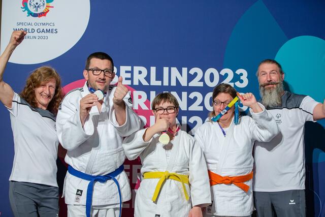 Die Top-Judoka der Special Olympics mit ihren Medaillen. | Foto: GEPA