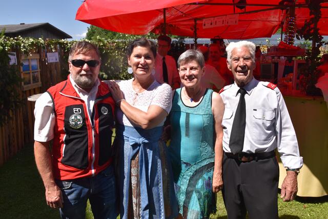 Manfred Ozwirk, Maria Knauder, Rosemarie Weißhaupt und Ewald Madlener (von links)
