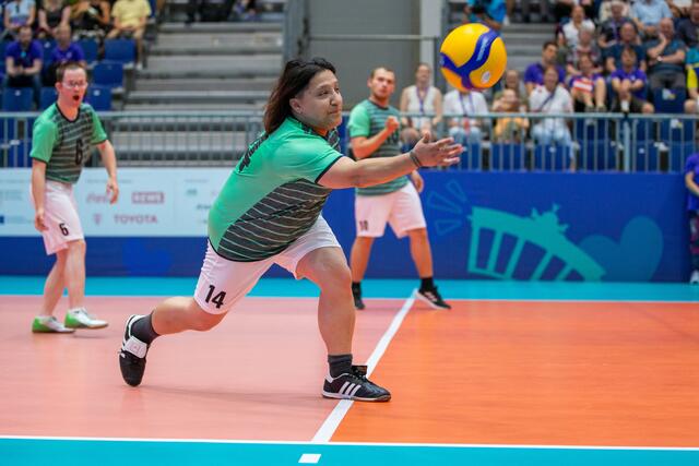 Voller Einsatz am und abseits des Courts: Die Volleyballerinnen und Volleyballer liefen vor ihren Fans zu Höchstleistungen auf. | Foto: GEPA/Special Olympics Österreich