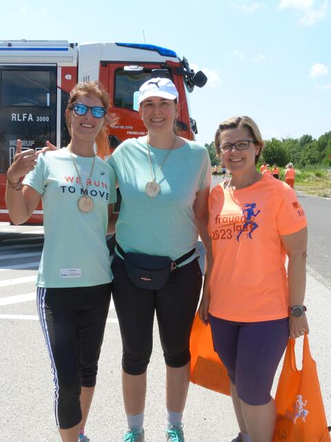 Zahlreiche Damen schnürten ihre Laufschuhe und starteten die Frauenlauf motiviert!