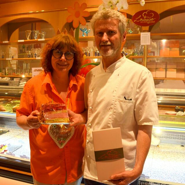 Astrid und Enst Lienbacher mit eigenen Kreationen