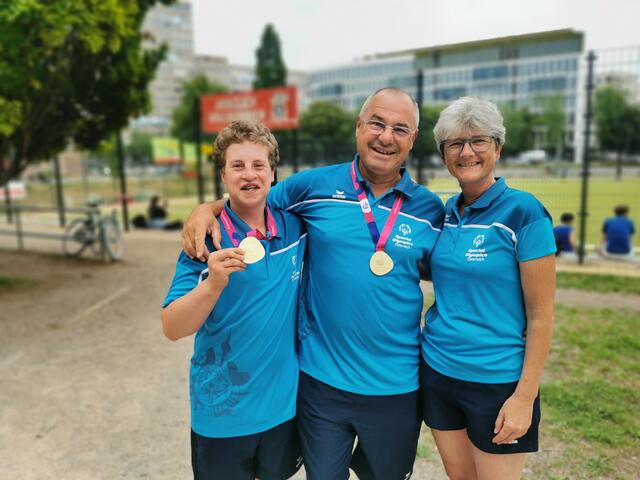 Erfolgreicher "Familienausflug": Florian, Johannes und Eva Bittmann in der Nähe ihrer Berliner Unterkunft. | Foto: MeinBezirk.at