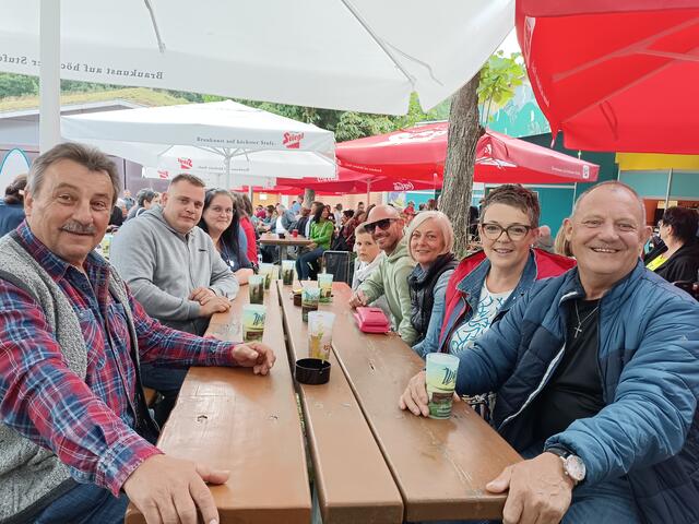 Der Pferdeflüsterer aus Wiesen (1. v.l.) mit den "Geilsten" 