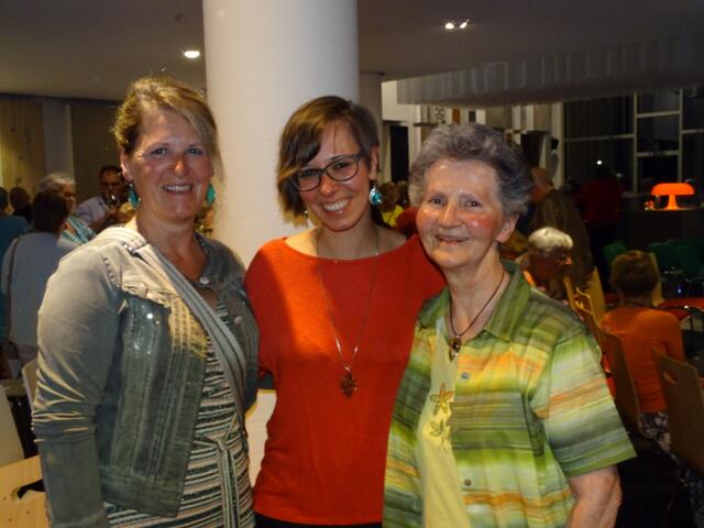 Gabi und Waltraud Hochstrasser mit Herta Wührer | Foto: Simon Glösl