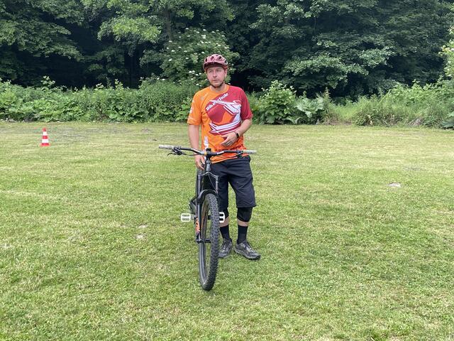 Roman Cziszer von der Bikeschule Orange.Duck.Biking hat viele Tipps &amp; Tricks für uns.