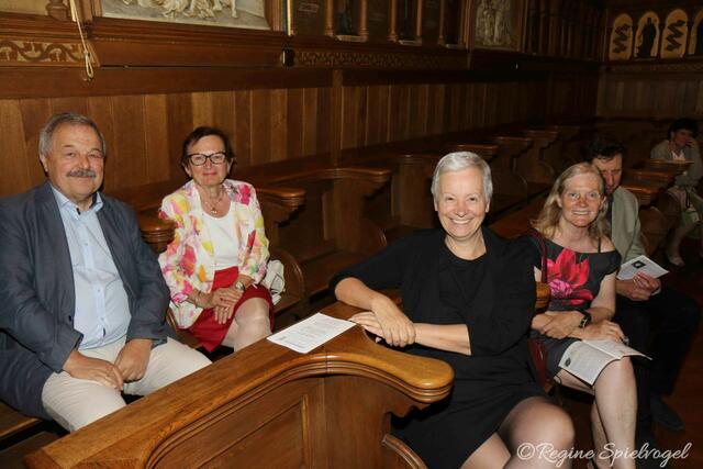  Es war ein Kunstgenuss erklärte Vizebürgermeisterin Jutta Polzer auch GR Ing Anton Strombach mit Gattin Waltraud und Christl Heuböck ließen sich dieses musikalische Highlight nicht entgehen.