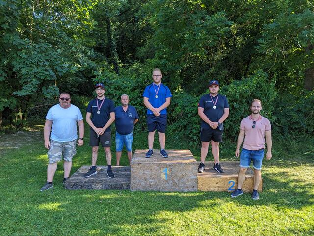 In der Mitte: Sieger beim Junioren-Einer Clemens Mitterhuber. | Foto: Ing. Dolzer