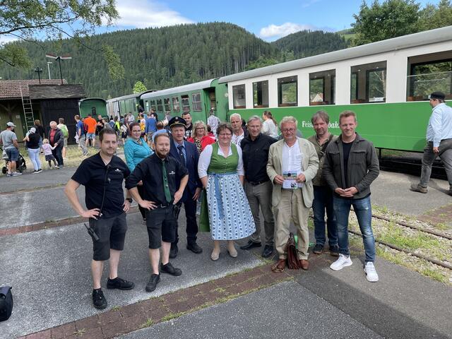 Auch einige Politiker nahmen an der ersten Fahrt nach vier Jahren von Birkfeld nach Weiz und retour teil. | Foto: RegionalMedien Steiermark/Hofmüller