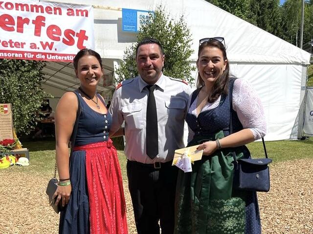 v.l.n.r. Gemeinderätin Anna Schuster, Feuerwehrkommandant Christian Kassl und Stadträtin Elisabeth Kollitsch 