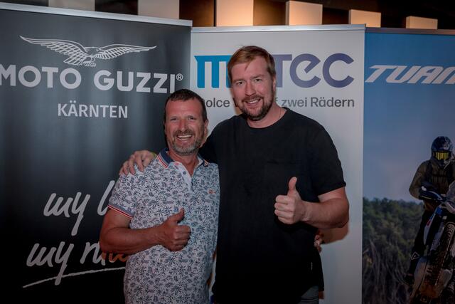 Charity im Racers: Andreas Kulle untersützt gerne Roundtable 11-Kassier Thomas Pfeffer.