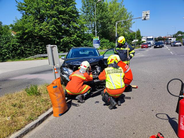 Auf der Innviertlerstraße in Schlüßlberg ereignete sich am Montag, 26. Juni, ein Unfall im Kreuzungsbereich. | Foto: FF Schlüßlberg