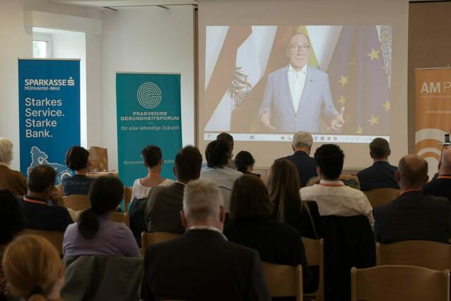 Der flächendeckende Ausbau der PVE ist auch Bundesminister Johannes Rauch ein großes Anliegen, wie er in seinem Videostatement zu Beginn der Abschlussdiskussion im Pfarrheim Haslach: „Die vor einigen Wochen angekündigte massive Aufstockung der Anzahl, soll durch 100 Millionen Euro aus dem europäischen Resilienzfond unterstützt werden“, so der Minister.  | Foto: Kirschner 