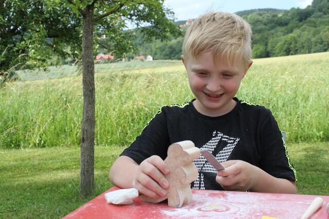 Speckstein-Werkstatt von 4. Juli bis 29. August 2023, jeden Dienstag von 10–11 oder von 13-14 Uhr | Foto: kunstwerk