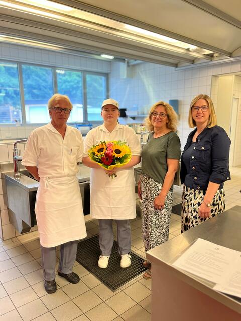 Christian Sperl(Küchenleiter); Jasmin Hackl (Köchin), Gertrude Bauernfried (Direktorin), Judith Hofmarcher BA (Bereichsleiterin Wirtschaft u. Support) | Foto: PBZ Ybbs