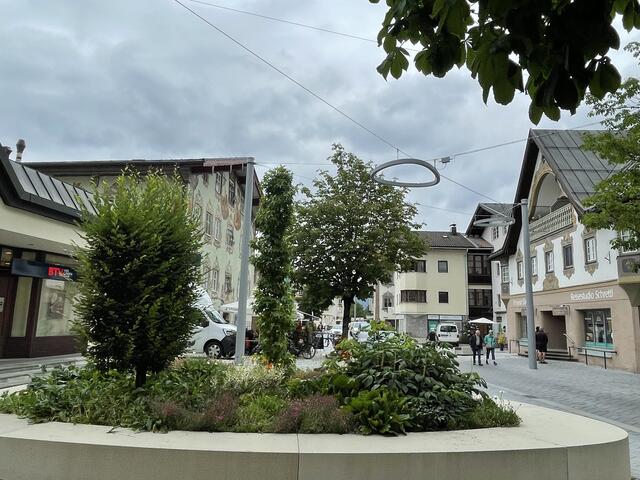 Das hier kennt man: Diese "grüne Insel" gibt es seit der Umgestaltung. | Foto: Reichel