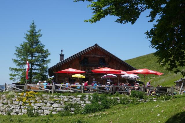 Wohlverdiente Rast auf der Genneralm/Posch'n Hütte.  | Foto: Thomas Neuhold