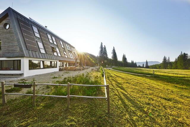 Das Naturfreundehaus Knofeleben. Hier sorgen Haubenköche und der Hüttenwirt für ein besonderes kulinarisches Erlebnis. | Foto: Wiener Alpen