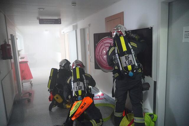 Brandschutzübung in der Klinik. | Foto: tirol kliniken